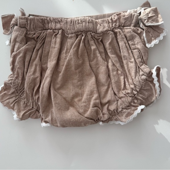 Petite Maison Ashlyn Linen Top and Shorts Set 2T - Picture 8 of 11